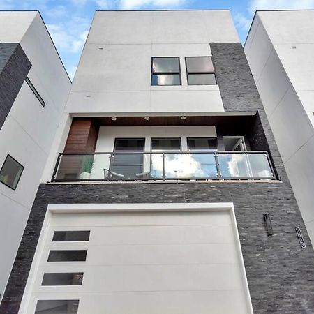 The Suite Spot! Downtown Skyline Views! Sleeps 12 Houston Exterior foto