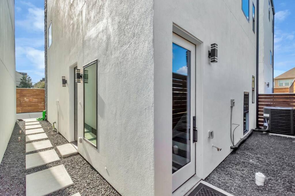 The Suite Spot! Downtown Skyline Views! Sleeps 12 Houston Exterior foto