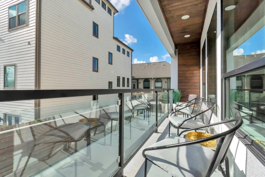 The Suite Spot! Downtown Skyline Views! Sleeps 12 Houston Exterior foto